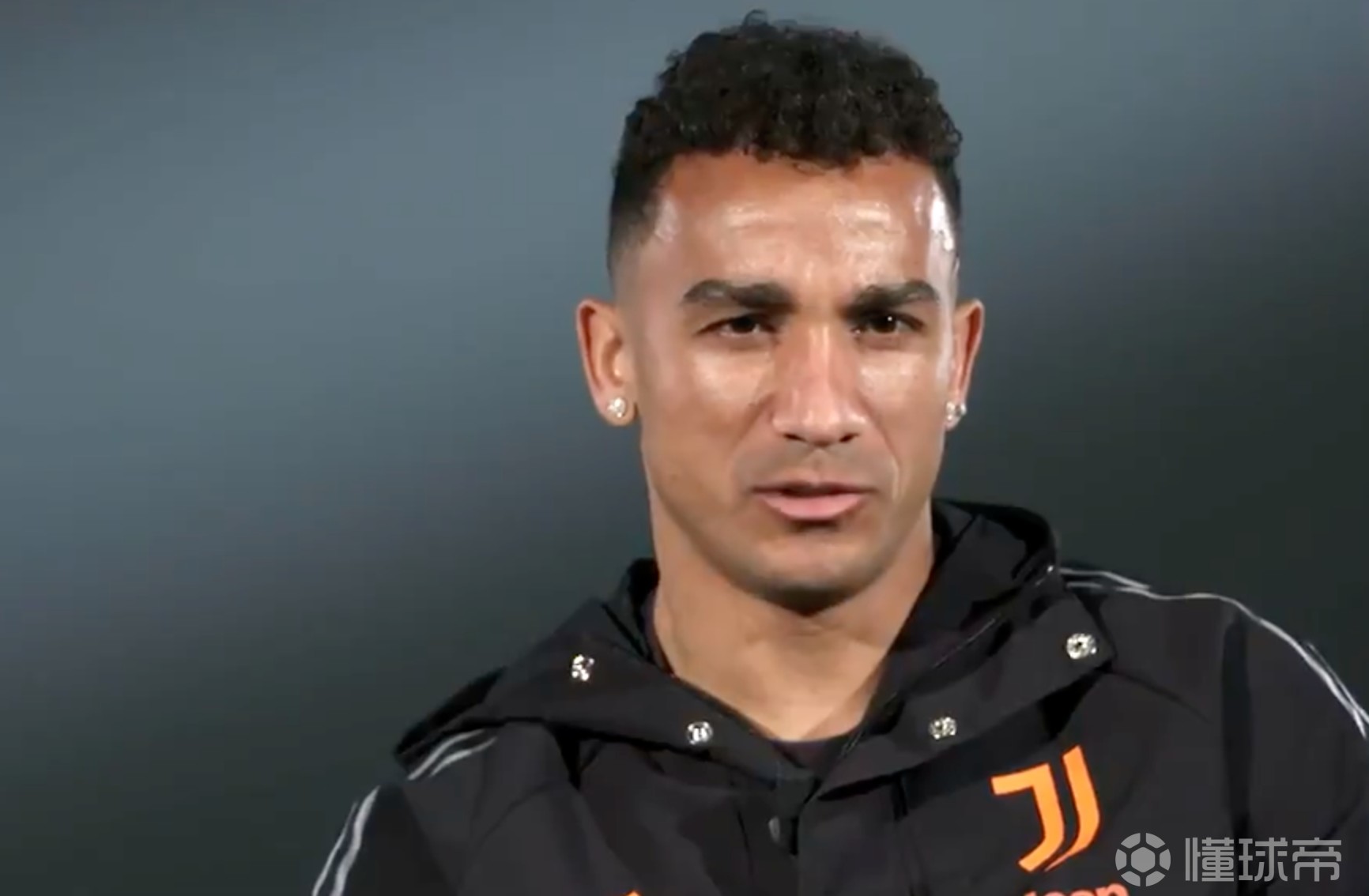  太狠了！里程碑夜菲尼克斯太阳远射贴柱波尔图赛前刷新队史纪录，集结日上海申花调整名单以备英超